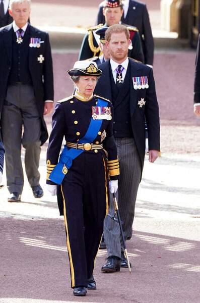La princesse Anne, le prince Harry, duc de Sussex - Procession cérémonielle du cercueil de la reine Elizabeth II du palais de Buckingham à Westminster Hall à Londres, le 14 septembre 2022.