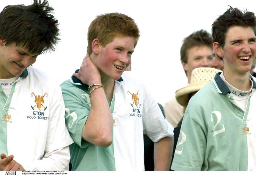 Le prince Harry joue une partie de polo en 2002