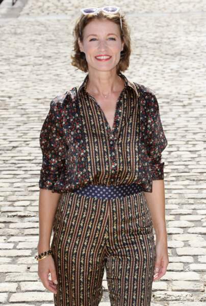Alexandra Lamy en combinaison pantalon en soie au Festival de La Rochelle, le 14 septembre 2022. 