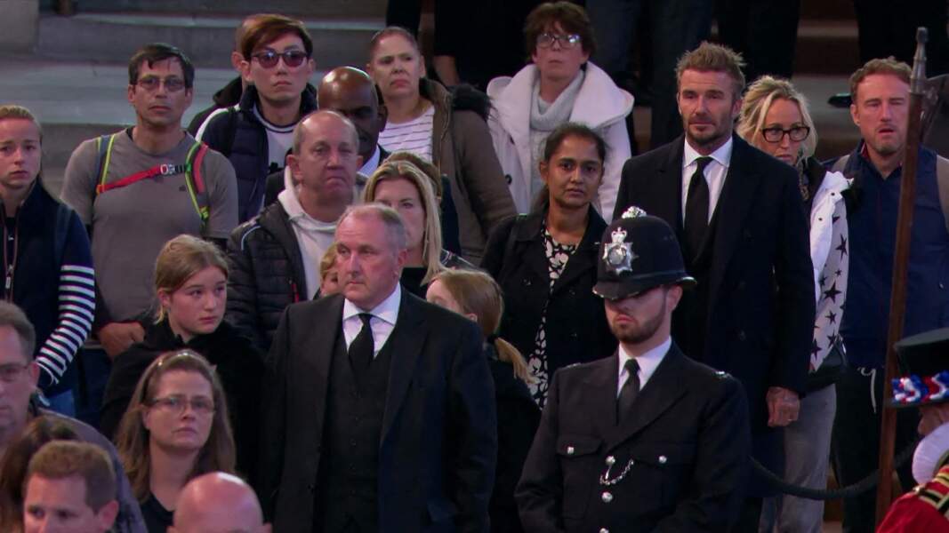 David Beckham s'est glissé dans la queue à 2h du matin le 16 septembre pour rendre un dernier hommage à la reine Elizabeth II  à Westminster Hall à Londres.