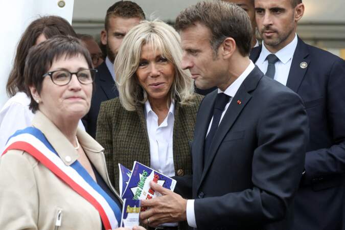 Brigitte Macron a accompagné son mari, Emmanuel Macron, tout au long de cette visite.