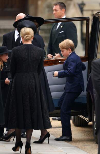 Le prince George, fils de Kate Middleton et William, arrive à l'Abbaye de Westminster pour assister aux funérailles de la reine Elizabeth II, le 19 septembre 2022.