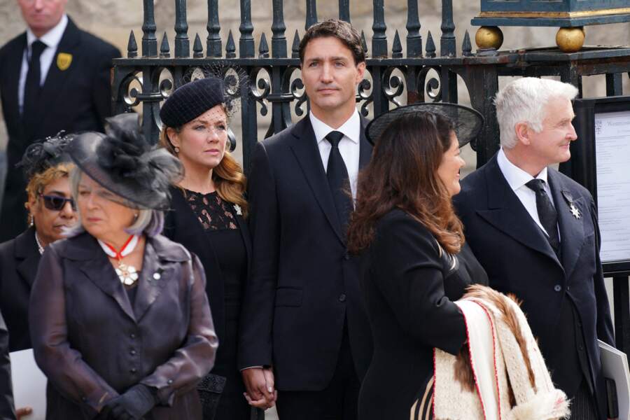 Le premier ministre du Canada Justin Trudeau et son épouse Sophie Trudeau sortent de l'Abbaye de Westminster de Londres, le 19 septembre 2022.