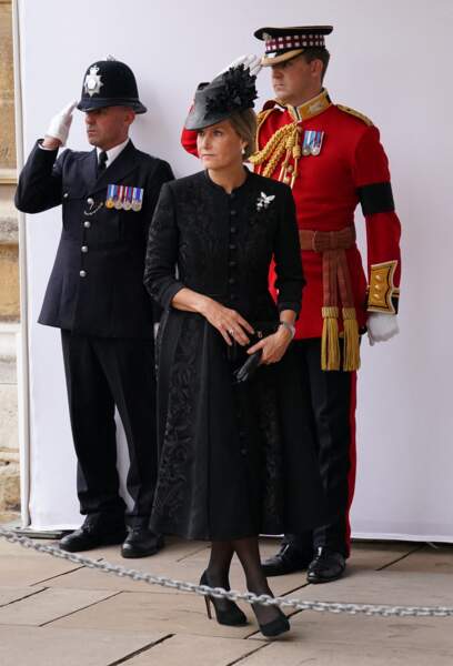Sophie Rhys-Jones, duchesse d'Edimbourg arrive à la cérémonie funèbre à la chapelle Saint-Georges à Windsor, pour un ultime hommage à la reine Elizabeth II, le 19 septembre 2022.