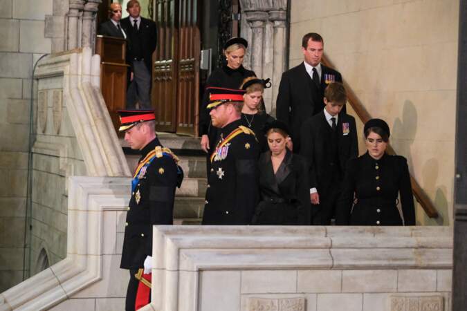 Veillée des petits-enfants de la reine Elizabeth II au Westminster Hall à Londres le 17 septembre 2022. Le prince William, Peter Phillips, James Mountbatten-Windsor, Eugenie d’York, le prince Harry, Beatrice d’York, Lady Louise Windsor et Zara Phillips réunis.