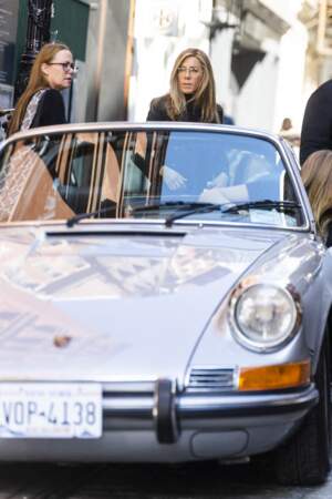 Jennifer Aniston est sur le tournage de la troisième saison de  la série "The Morning Show" à New York, le 26 septembre 2022.