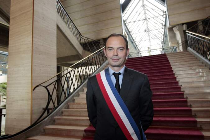 En 2010, Édouard Philippe est élu maire UMP du Havre. Il a 40 ans.