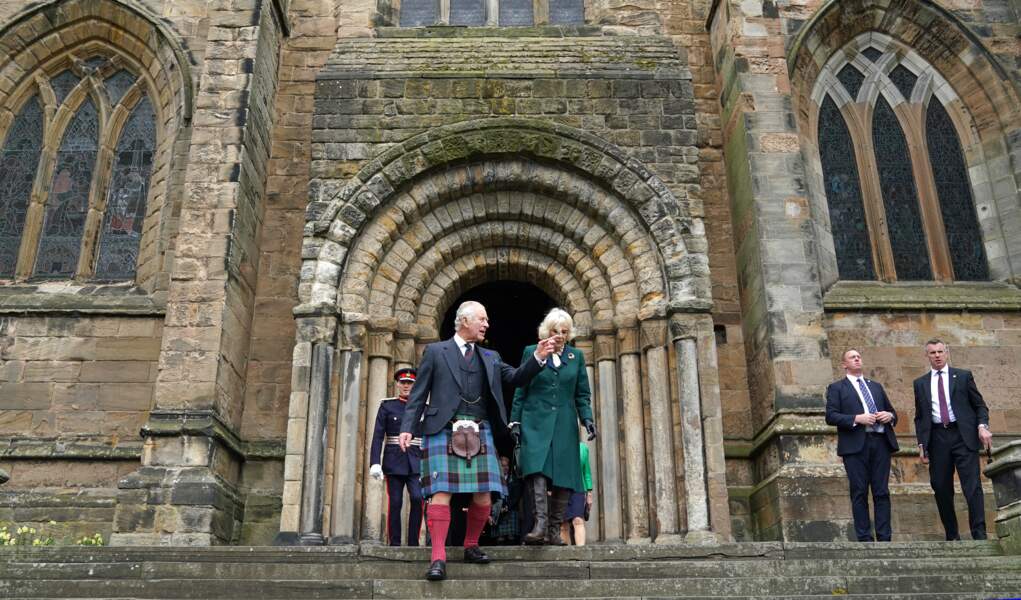 Très attendu, le tandem royal a suscité une vive émotion chez les Écossais, près d'un mois après le décès d'Elizabeth II à Balmoral