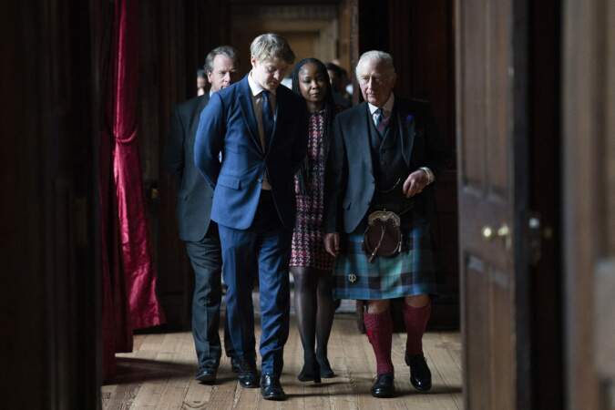 Le roi et son épouse se sont ensuite rendus à une réception célébrant les communautés sud-asiatiques britanniques, au palais de Holyroodhouse à Édimbourg