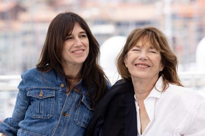 Jane Birkin et Charlotte Gainsbourg lors du 74ème festival international du film de Cannes, le 8 juillet 2021.