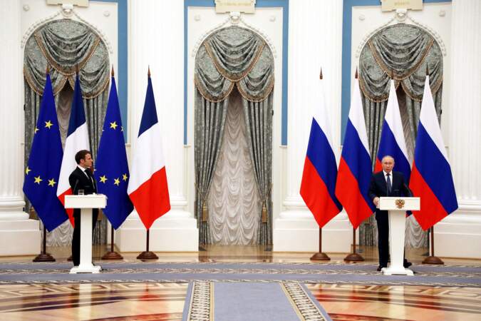 Vladimir Poutine et Emmanuel Macron en conférence de presse à l'issue de leur entretien de 5 heures au Kremlin, le 7 février 2022, avant le début de l'offensive russe en Ukraine