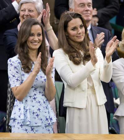 Pippa et Kate Middleton dans les gradins de Wimbledon, pour partager leur passion commune pour le tennis.