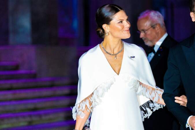 La princesse Victoria de Suède est tendance avec un chignon bas à Stockholm, le 12 octobre 2022. 