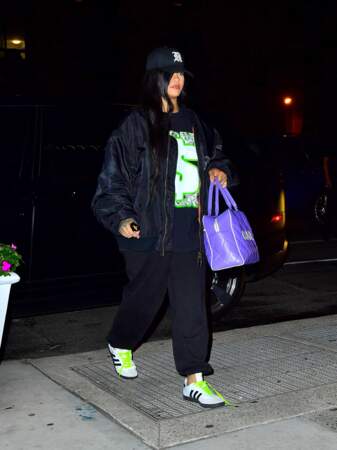 Rihanna se rend dans un studio d'enregistrement à New York, le 26 septembre 2022