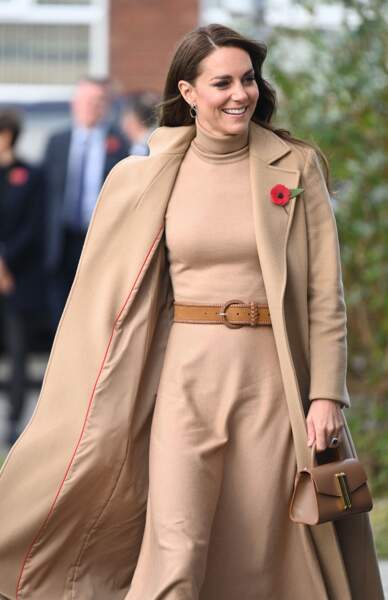 Kate Middleton et son long manteau en laine Max&Co à 449 €, le 3 novembre 2022. 