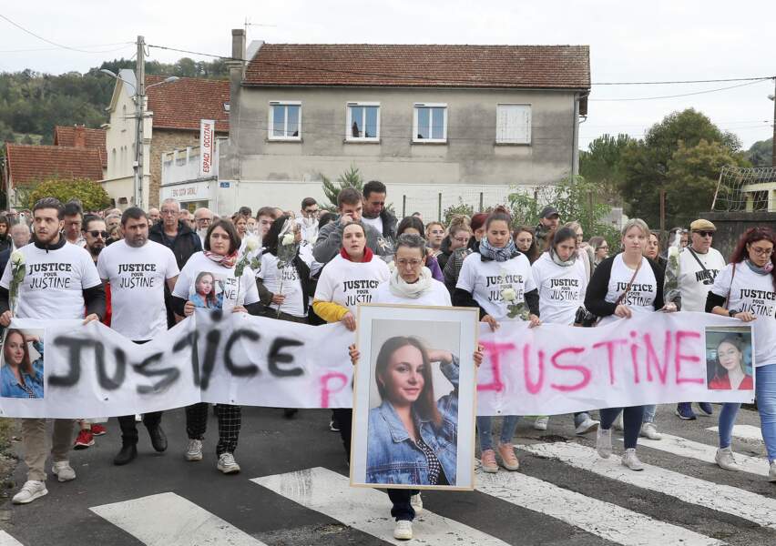 Marche blanche pour Justine Vayrac, à Saint-Céré, le 6 novembre 2022