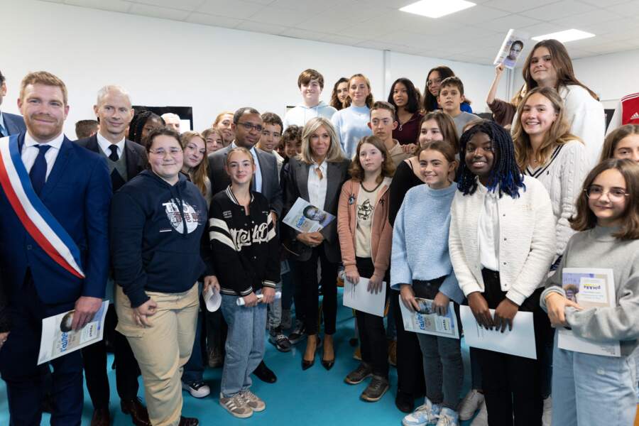 La première dame Brigitte Macron a lancé la campagne "Non au harcèlement à l'école" au collège Louis Braille à Esbly, le 7 novembre 2022