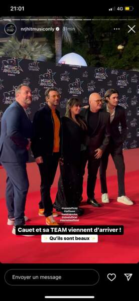 Accompagné de sa team, Cauet chic et décontracté lors de son arrivée à la 24ème cérémonie des NRJ Music Awards à Cannes, le vendredi 18 novembre