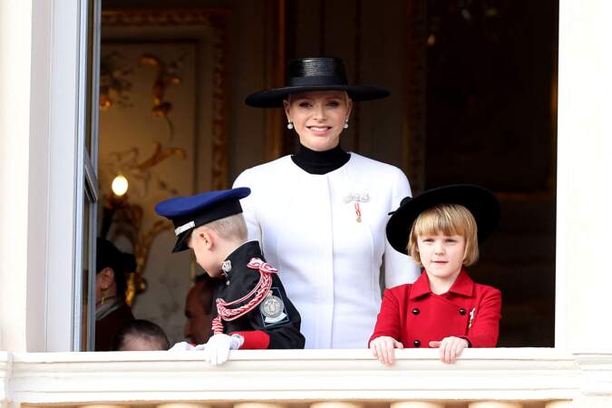Si Charlene de Monaco a ébloui la foule de par sa tenue lors de la fête nationale monégasque, la progéniture de la Princesse a elle aussi fait sensation.