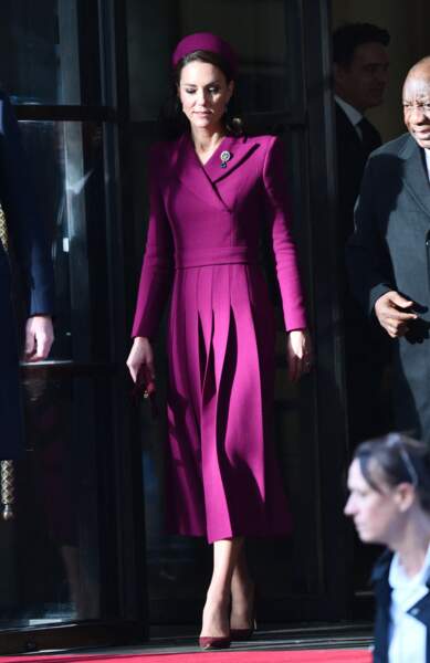 Kate Middleton marche d'un pas décidé à Londres, le 22 novembre 2022