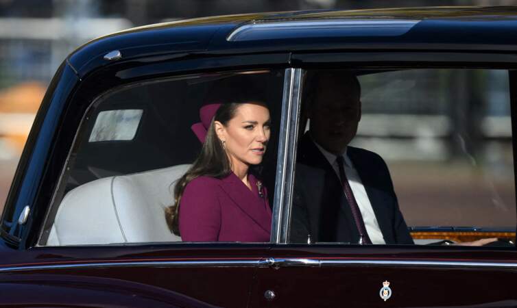 Kate Middleton soigne son image pour saluer le président sud-africain à l'hôtel Corinthia de Londres le 22 novembre 2022