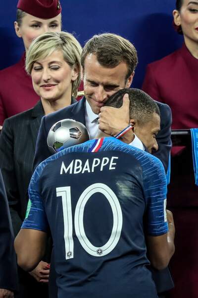 Emmanuel Macron et Kylian Mbappé après la finale du Mondial 2018 en Russie