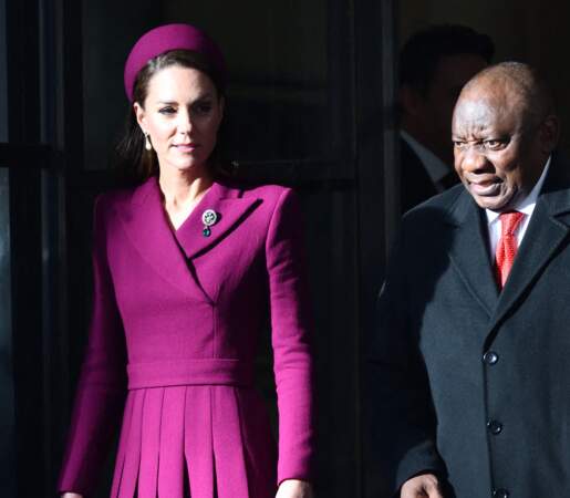 Kate Middleton est lumineuse en fuchsia avec le président de l'Afrique du Sud à l'hôtel Corinthia de Londres, le 22 novembre 2022