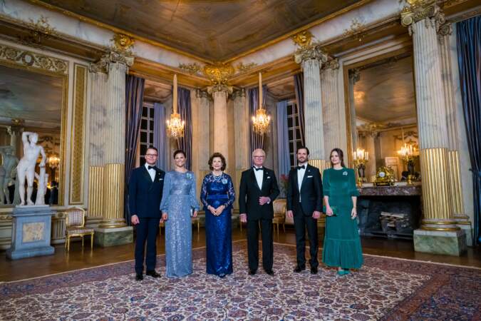 La famille royale de Suède est chic à souhait au palais royal à Stockholm, le 29 novembre 2022