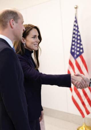 Kate Middleton est rayonnante à côté du drapeau américain, le 30 novembre 2022