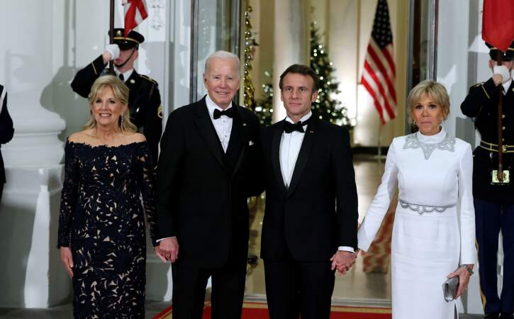 Jill Biden renversante en robe Oscar de la Renta en dentelle à l'occasion du dîner d'état à la Maison Blanche organisé par son époux, Joe Biden. 