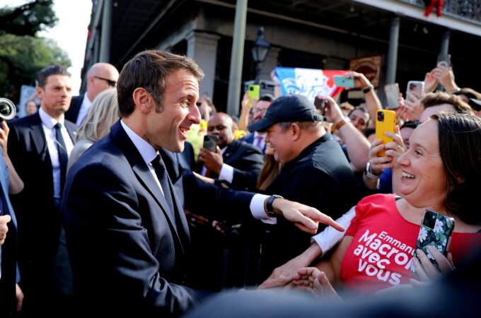 Ce vendredi 2 décembre, Brigitte et Emmanuel Macron ont achevé leur visite d’Etat aux Etats-Unis par une escapade à La Nouvelle-Orléans. Aux côtés de la maire de la ville LaToya Cantrell, le couple présidentiel s’est mêlé à la foule dans les rues du Carré français. 
