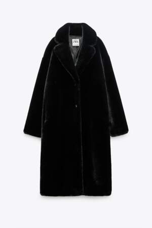 Manteau long effet fourrure, Zara, 139€.