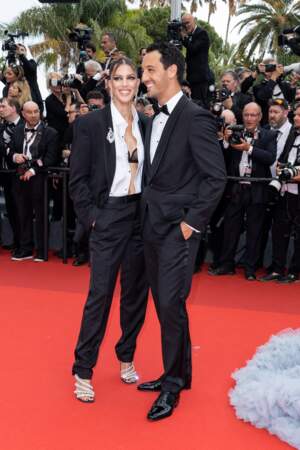 Iris Mittenaere rivalise d'élégance dans un smoking noir lors du 75ème Festival International du Film de Cannes, le 18 mai 2022