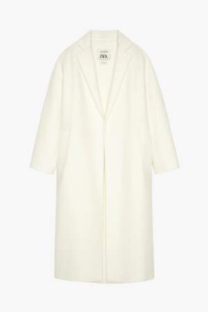 Manteau en laine avec martingale édition limitée, Zara, 359€.