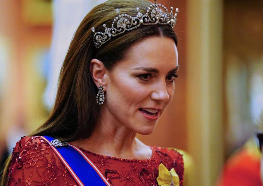 Kate Middleton porte des boucles d’oreilles ayant appartenues à la reine Elizabeth II. 