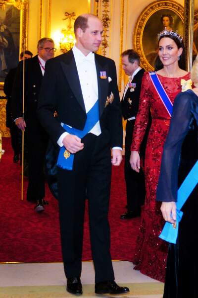 Le prince William également en noeud papillon blanc et costume queue de pie lors de la réception des corps diplomatiques au palais de Buckingham à Londres