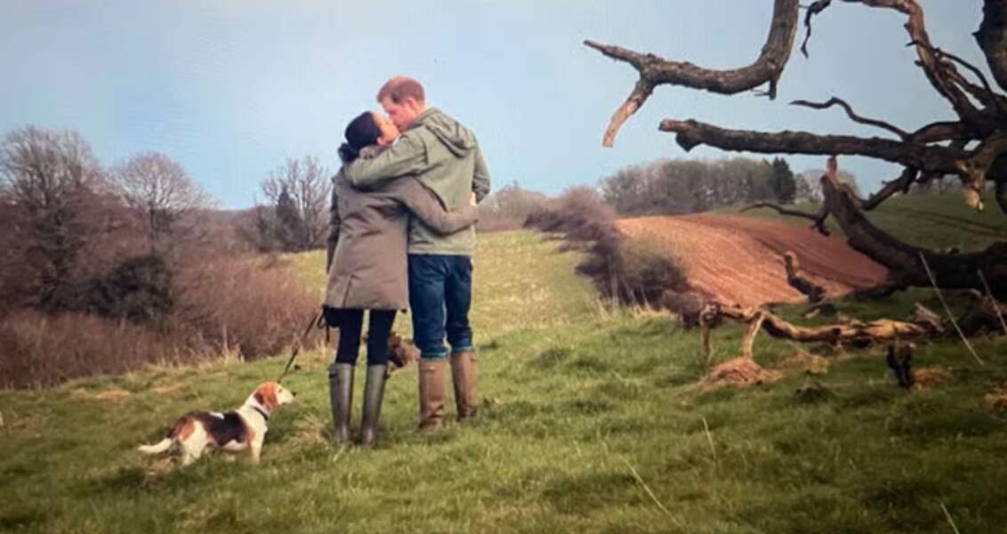 Le prince Harry et Meghan Markle en balade avec leur beagle Guy