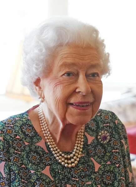 La reine Elisabeth II d’Angleterre s'exprime lors d'une audience au château de Windsor.