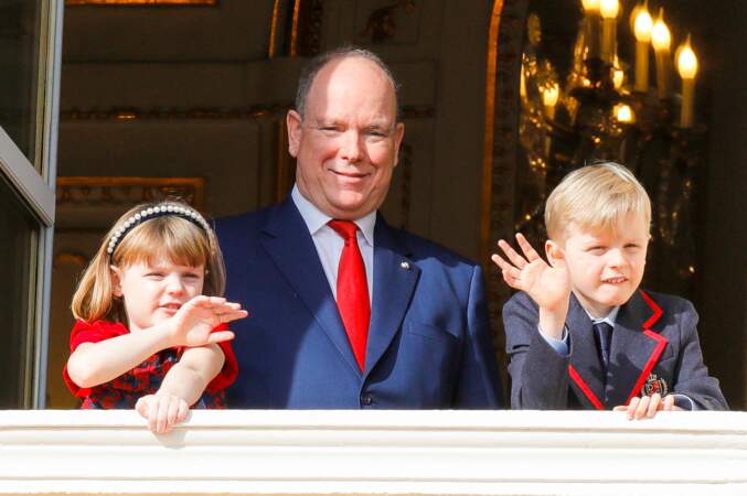 Le prince Albert II de Monaco, la princesse Gabriella et le prince héréditaire Jacques durant la célébration de la fête de la Sainte Dévote, le 27 janvier 2022, à Monaco.