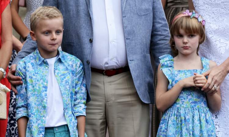 Le prince héréditaire Jacques et la princesse Gabriella lors du traditionnel Pique-nique des monégasques au parc princesse Antoinette à Monaco, le 3 septembre 2022.