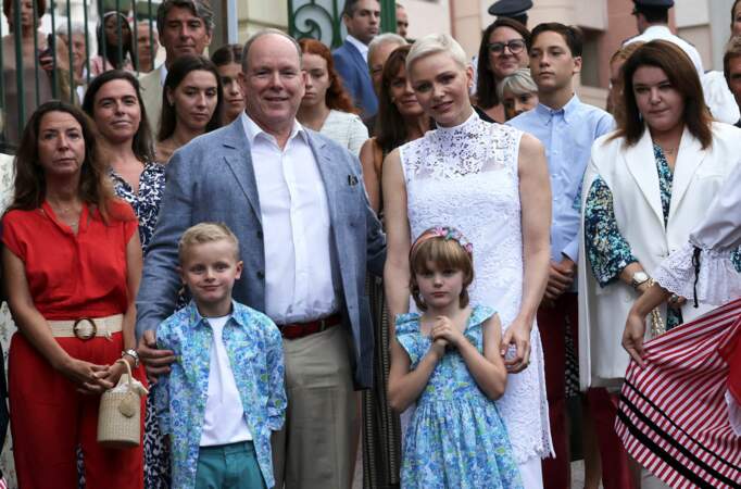 La princesse Charlene de Monaco, le prince Albert II de Monaco, le prince héréditaire Jacques et la princesse Gabriella lors du traditionnel Pique-nique des monégasques au parc princesse Antoinette à Monaco, le 3 septembre 2022.