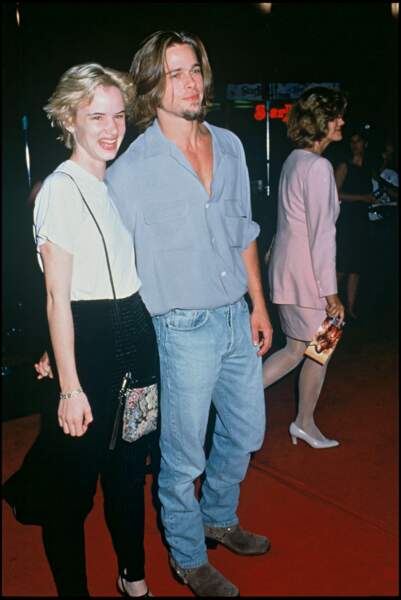 Décontracté sur le tapis rouge avec Juliette Lewis en 1992