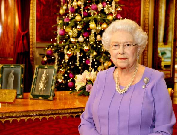 Le 10 décembre 2014 :  la reine enregistre son message télévisé pour Noël.