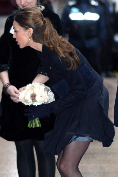 Kate Middleton à son arrivée dans les bureaux de Clifford Chance à Londres le 20 novembre 2013.
