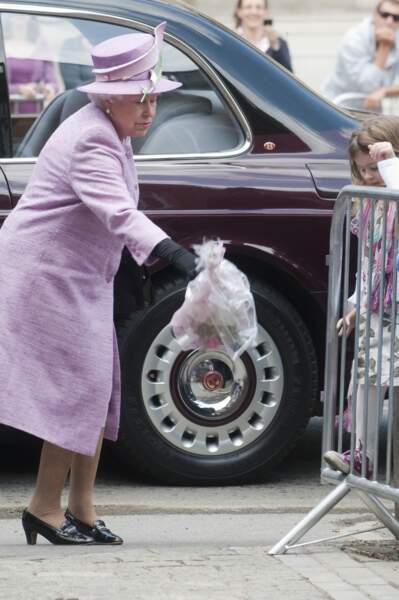 Elizabeth II visite Eton College le 27 mai 2010.