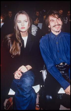 Vanessa Paradis et Florent Pagny, lors d'un défilé de mode Chanel, à Paris, le 17 octobre 1991.