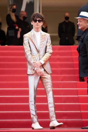 Timothée Chalamet et son ensemble de costume zébré au Festival de Cannes, le 12 juillet 2021