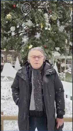Gilbert Collard a souhaité un joyeux Noël sur Twitter, sous une couche de neige.