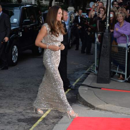Kate Middleton en robe Jenny Packham à Londres le 12 septembre 2013.