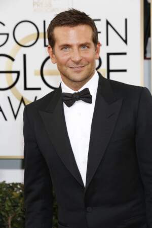 Bradley Cooper sans barbe et cheveux courts à la 71ème cérémonie des Golden Globe Awards a Beverly Hills, le 12 janvier 2013